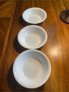 Corelle Bella Fanzia White Embossed Cereal Bowls - Set of 3